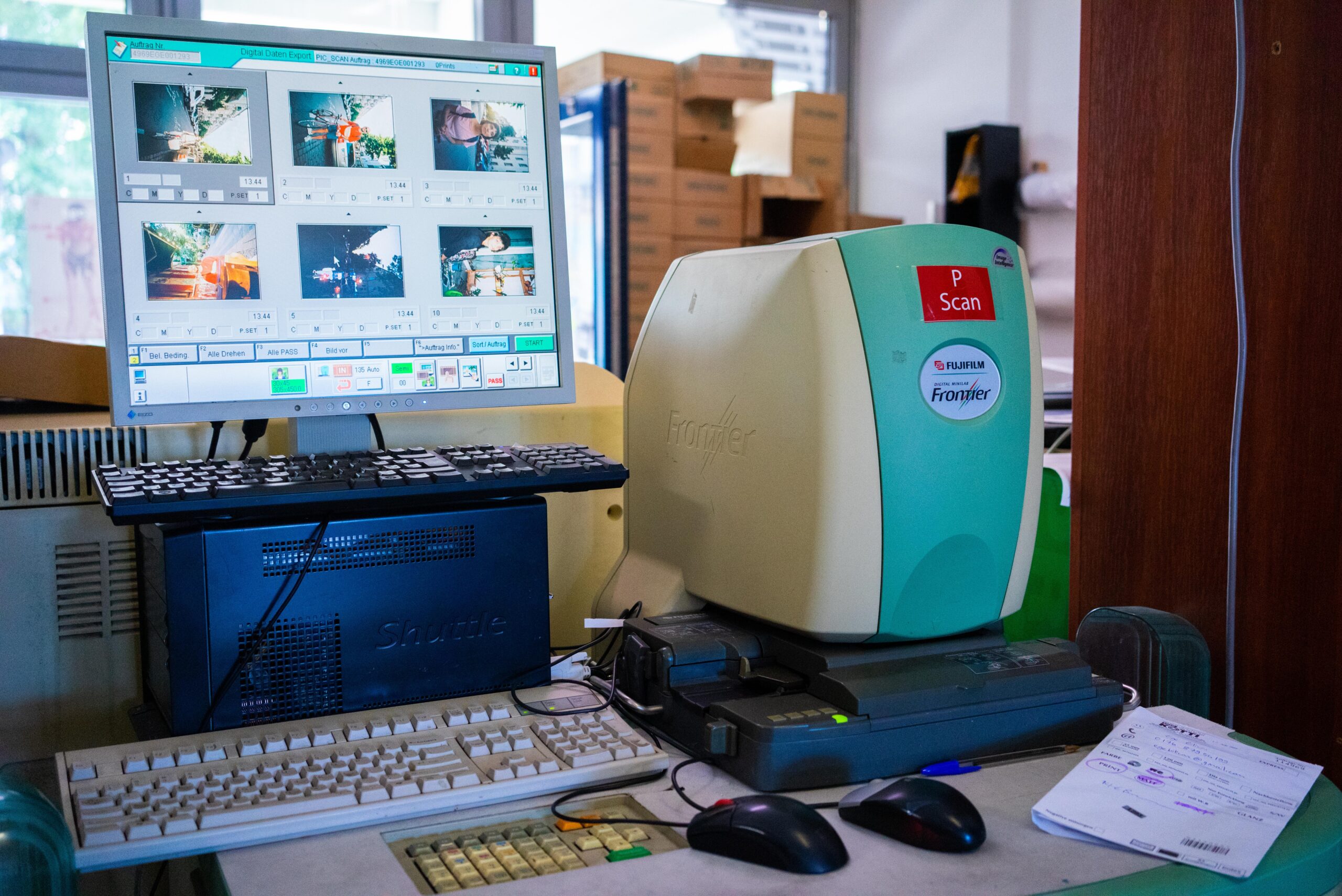 Entwickeln und Scannen Foto Kotti